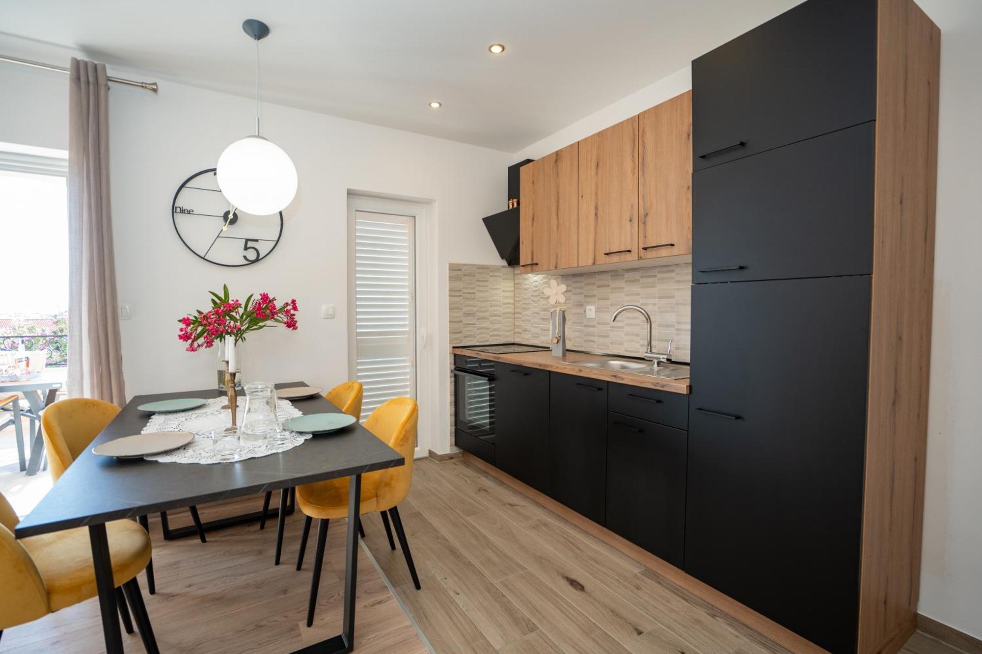 Apartments Tomulic Novalja Eksteriør billede