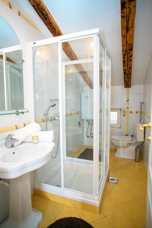 Apartments Tomulic Novalja Eksteriør billede